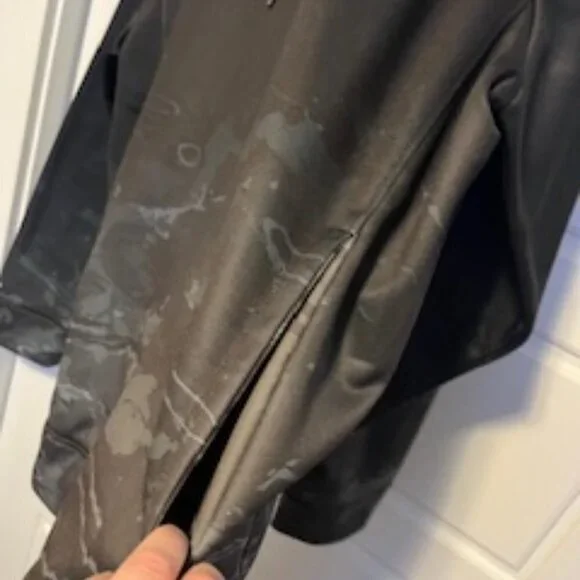 Men's Under Armour Sweatshirt, Size XL Black & Gray Camo patterned - Picture 4 of 9